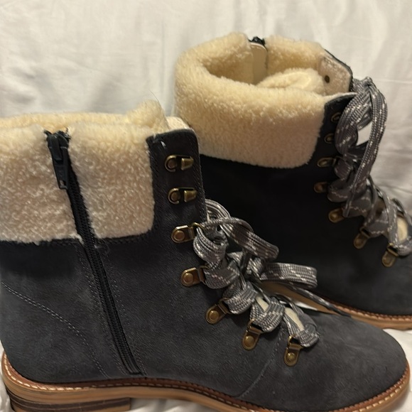 NEW NO TAGS. Winter ankle boots Lands end 8.5 Women’s - Picture 10 of 10